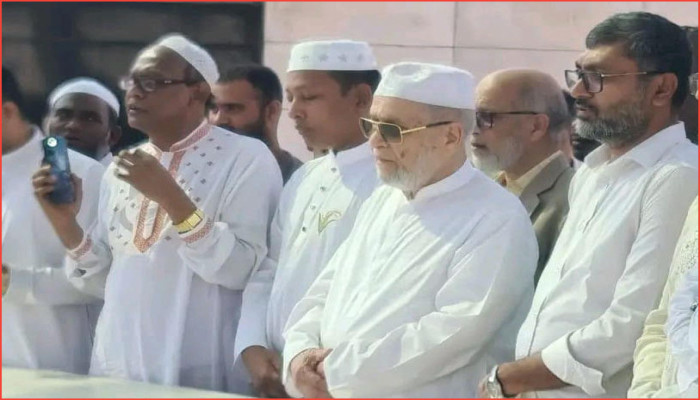 ঢাকায় জিয়ার সমাধিতে বিএনপি প্রার্থী ফয়সলের শ্রদ্ধা নিবেদন