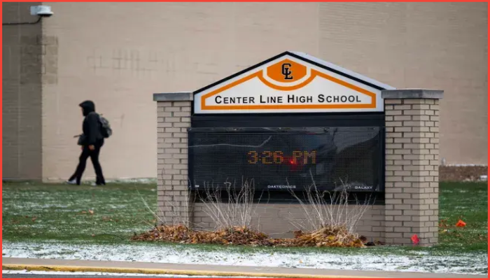 সেন্টার লাইন হাই স্কুলে হুমকি : ওয়েইন কাউন্টির দুই ছাত্র গ্রেপ্তার
