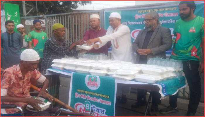 সিলেটে অসহায়দের মধ্যে ক্লিন সিটির ‘৪ টেখায় ইফতার’ বিতরণ