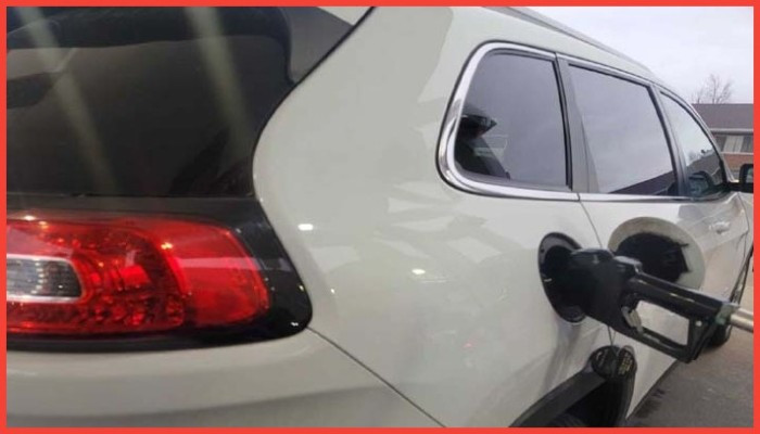 জ্বালানি ঘাটতিতে পেট্রল পাম্প বন্ধের শঙ্কা