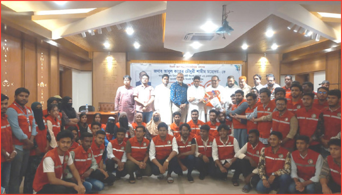 সিলেটে রেড ক্রিসেন্ট সোসাইটি চেয়ারম্যানকে সংবর্ধনা