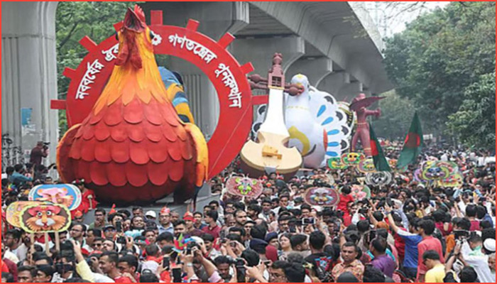‘নববর্ষের ঐকতান’ থিমে ঢাকায় জমকালো বৈশাখী শোভাযাত্রা