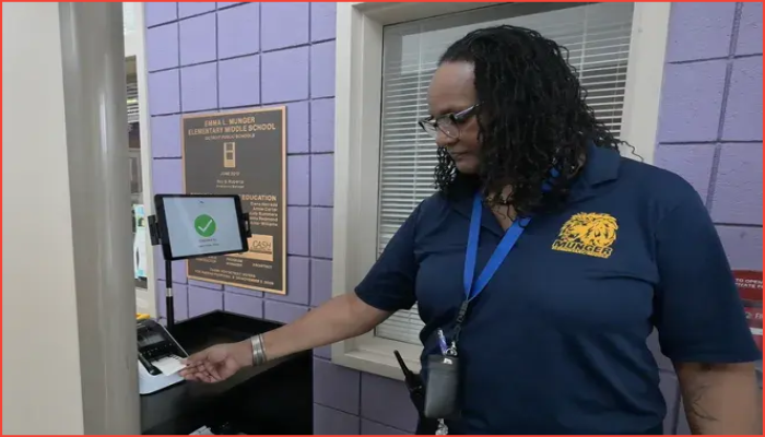 স্কুল নিরাপত্তায় নতুন ধাপ : ডেট্রয়েটে ফেসিয়াল রিকগনিশন চালু