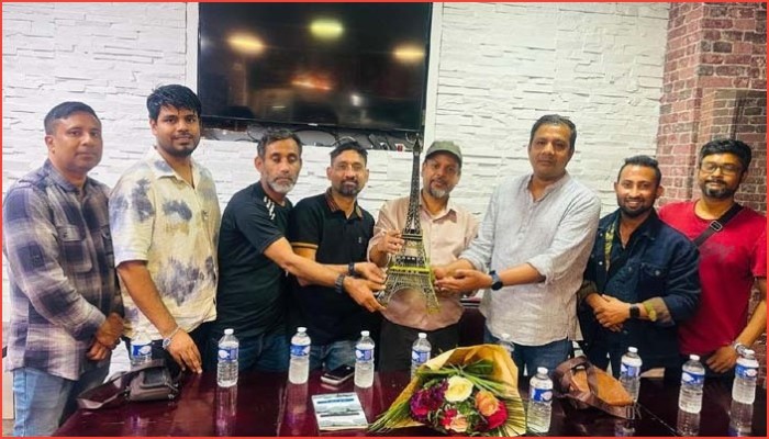 ইউকে বাংলা রিপোর্টার্স ইউনিটির সভাপতিকে প্যারিসে সংবর্ধনা