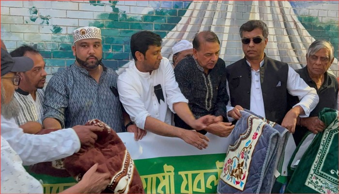 বঙ্গবন্ধুর স্মরণে ব্রঙ্কসে দোয়া মাহফিল, জায়নামাজ বিতরণ